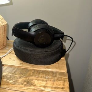 Beats by Dre Black Over-Ear Headphones